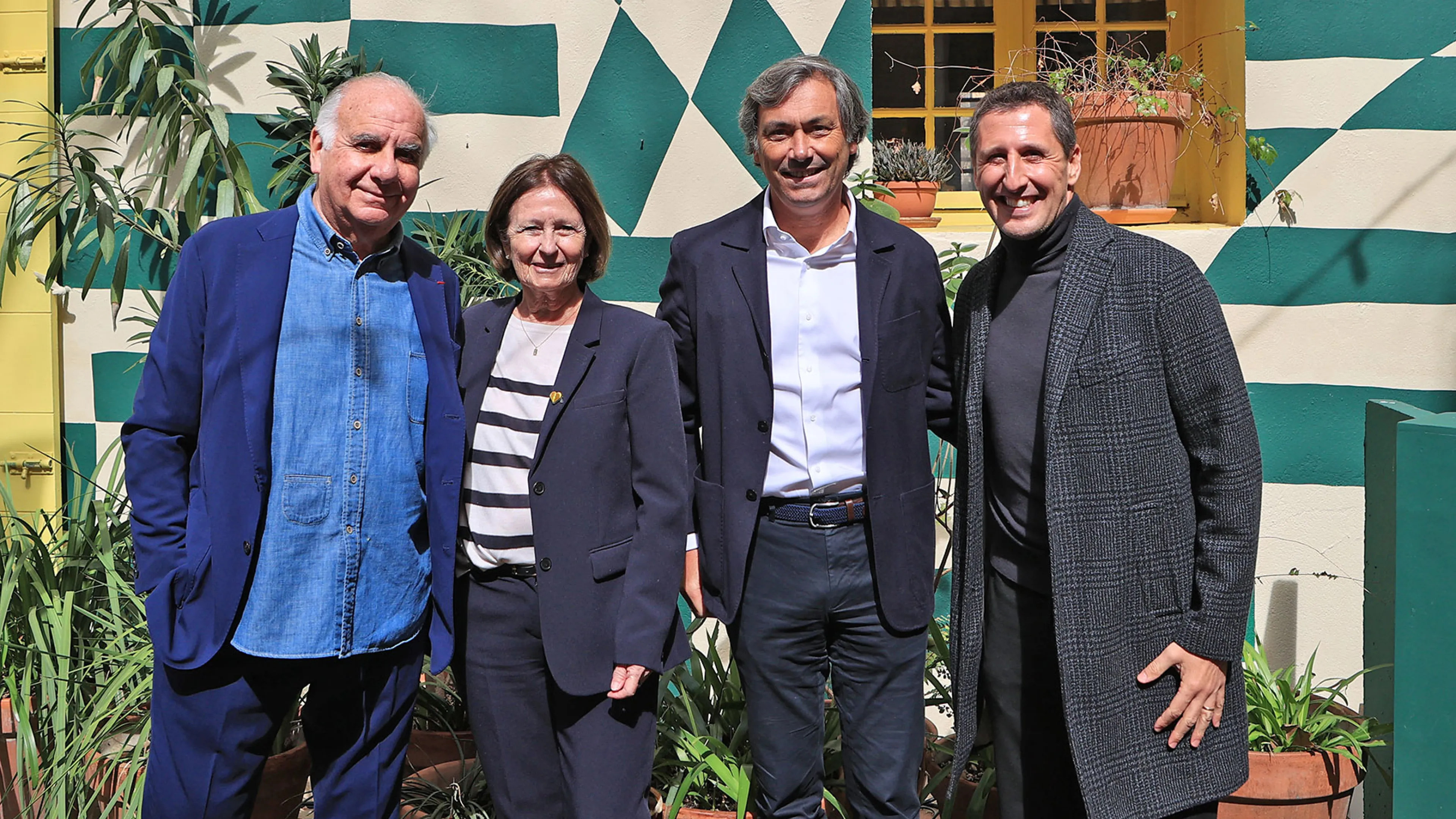 Photo de Madame Le Maire entourée des fondateurs de Mama Shelter