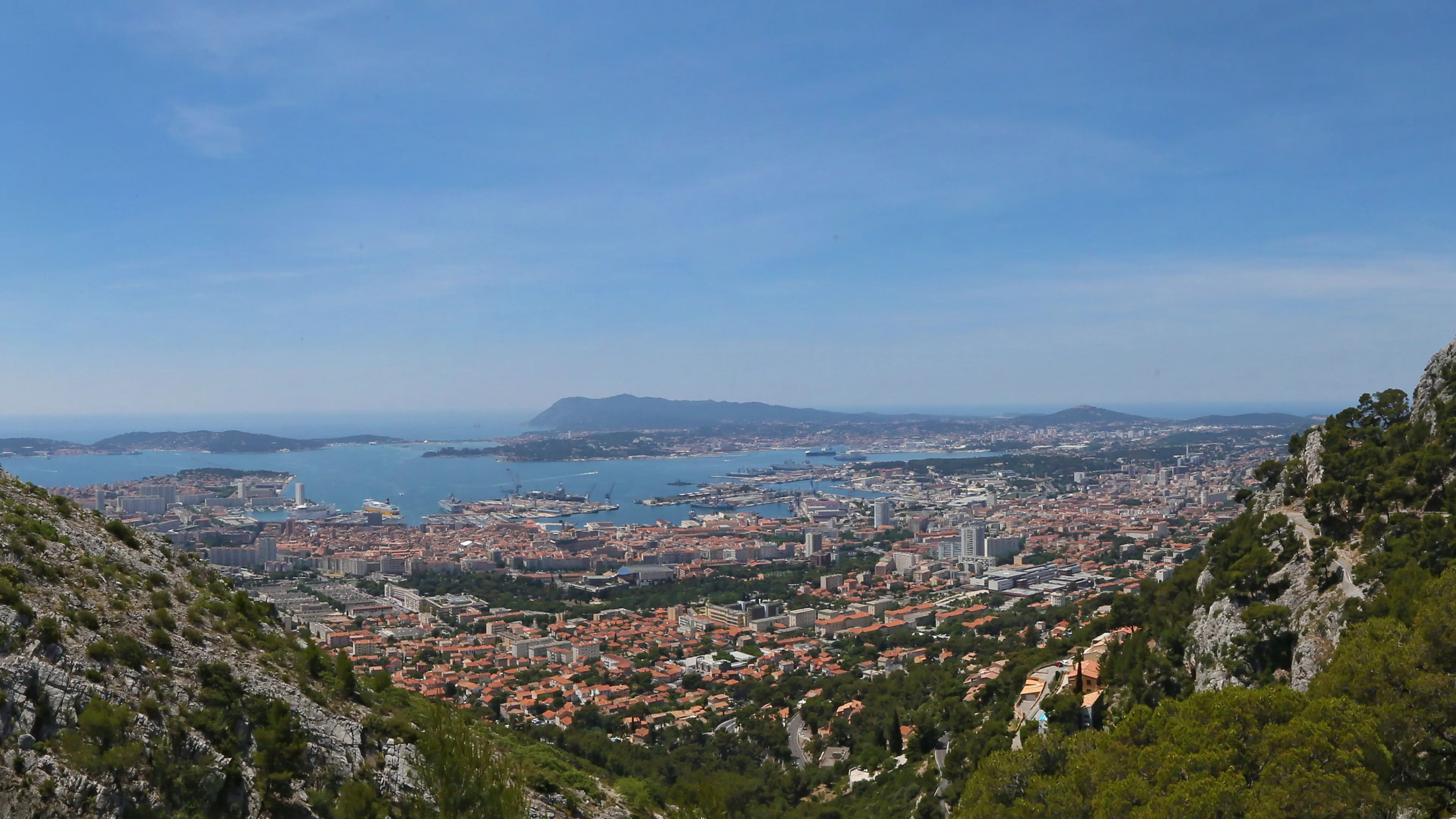 vue de Toulon depuis le Faron