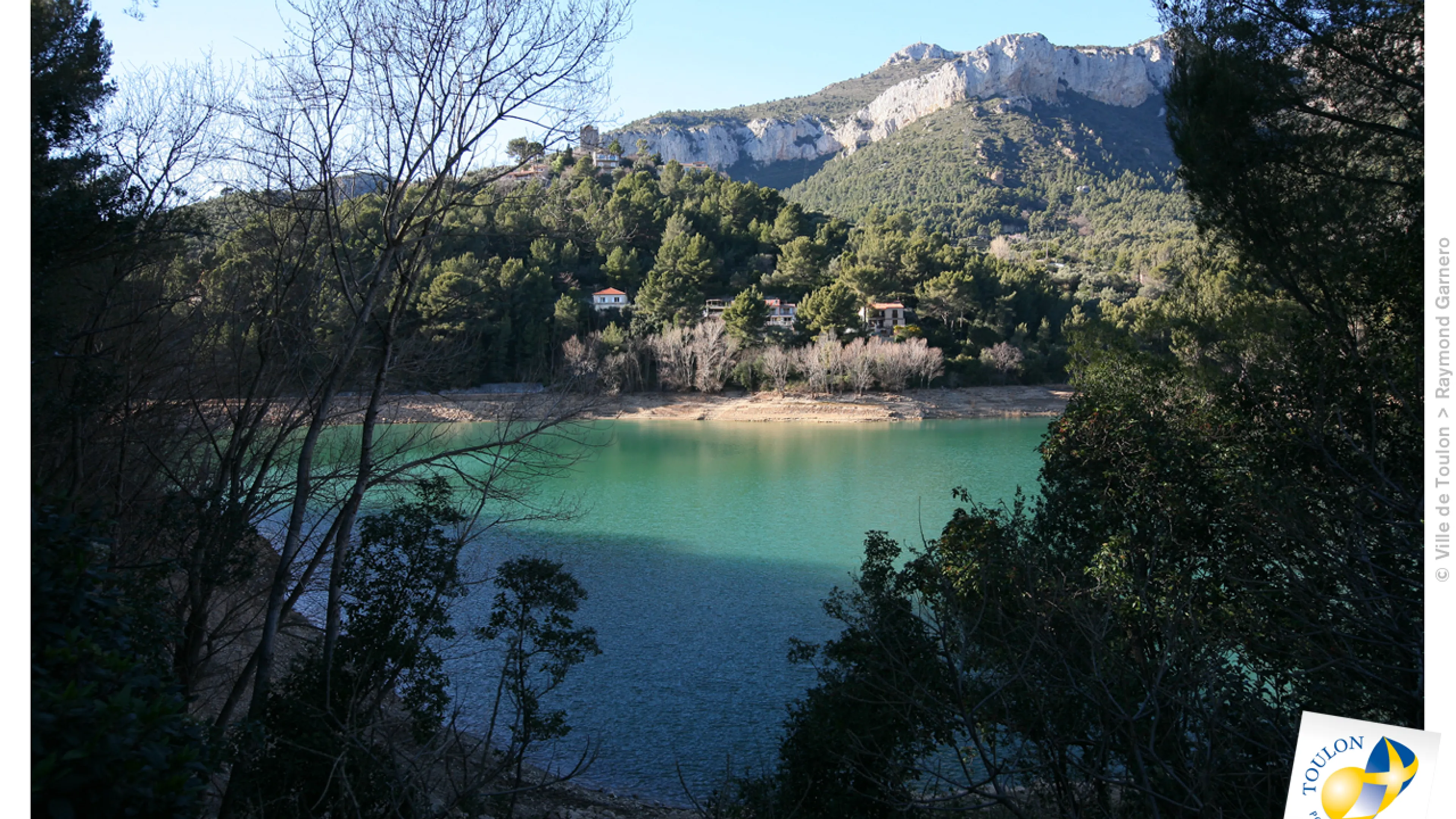 Photographie de la retenue d'eau du Revest