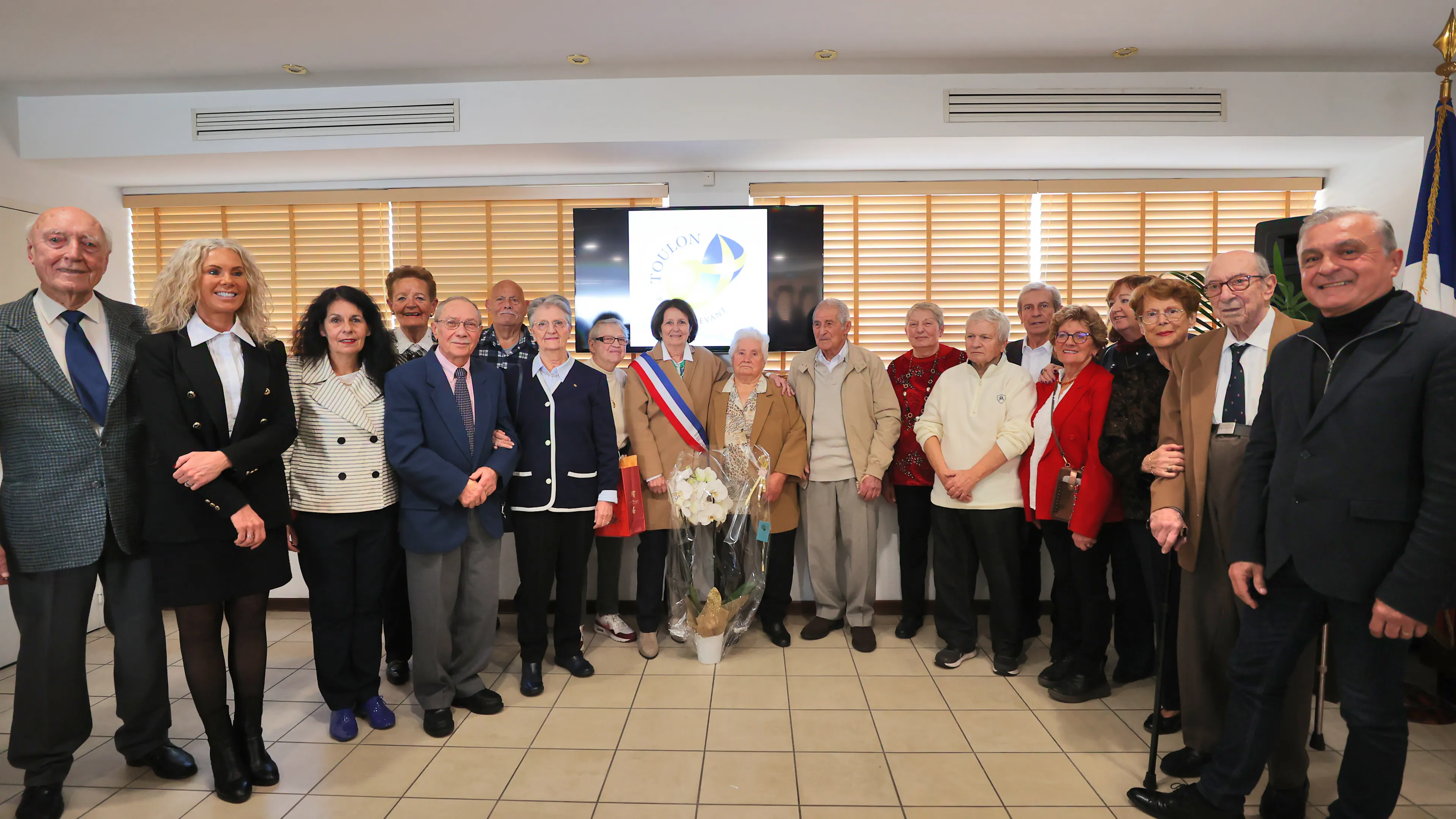 Les couples honorés pour la longévité de leur union ont été salués par Josée Massi, maire de Toulon