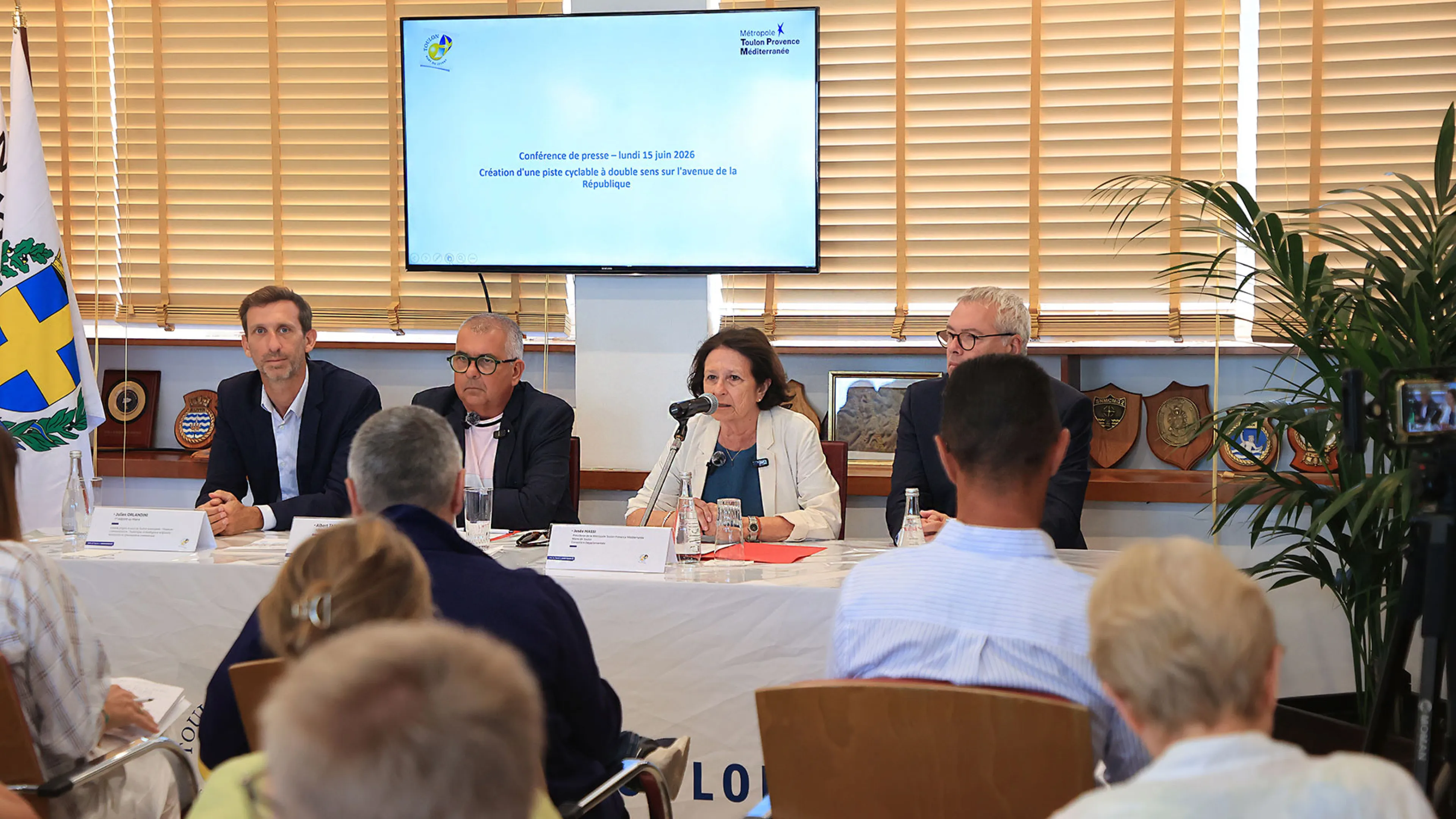 Conférence de presse du maire de Toulon
