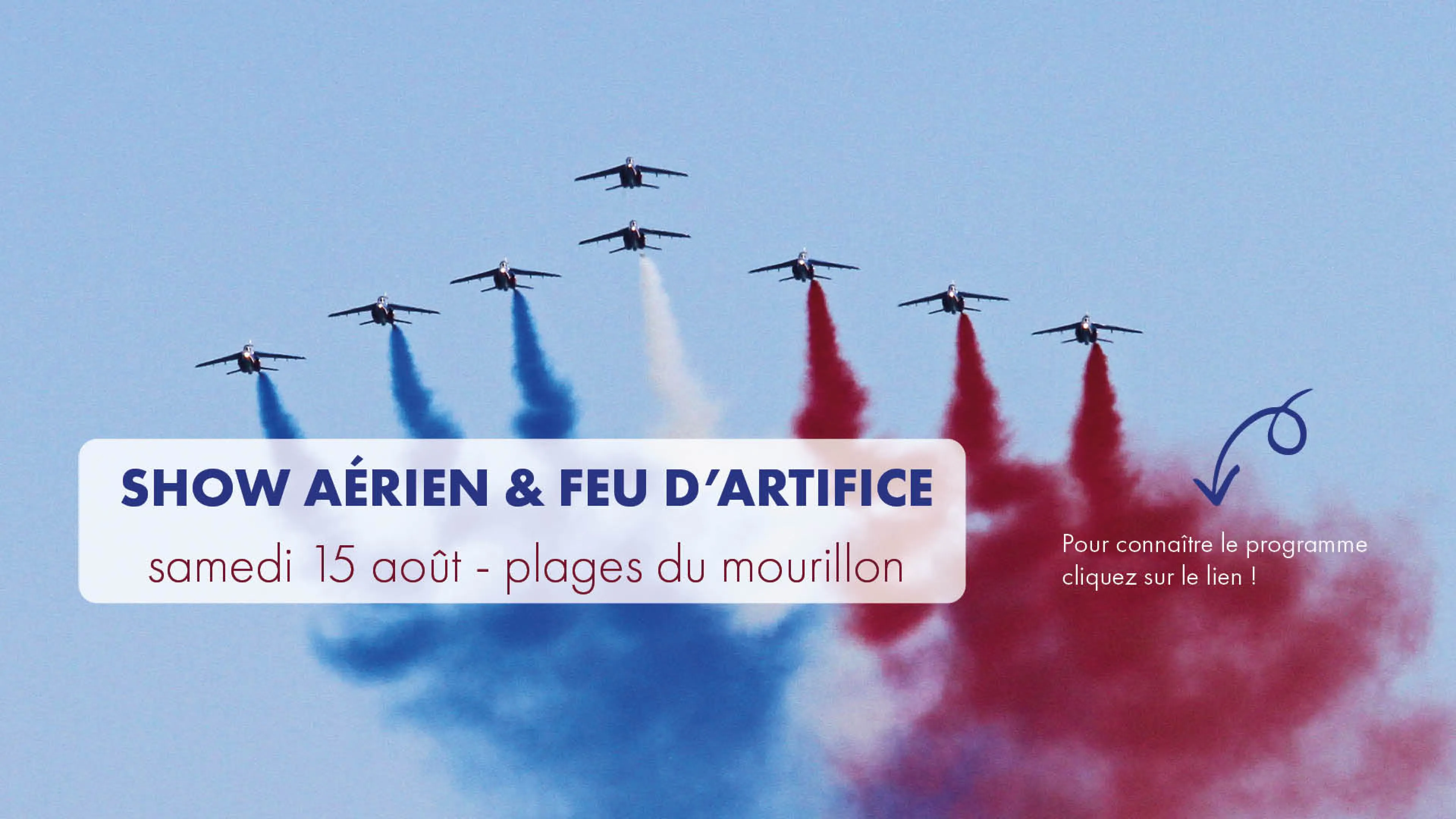 Le bandeau montre la patrouille de France lors d'un survol de la rade de Toulon