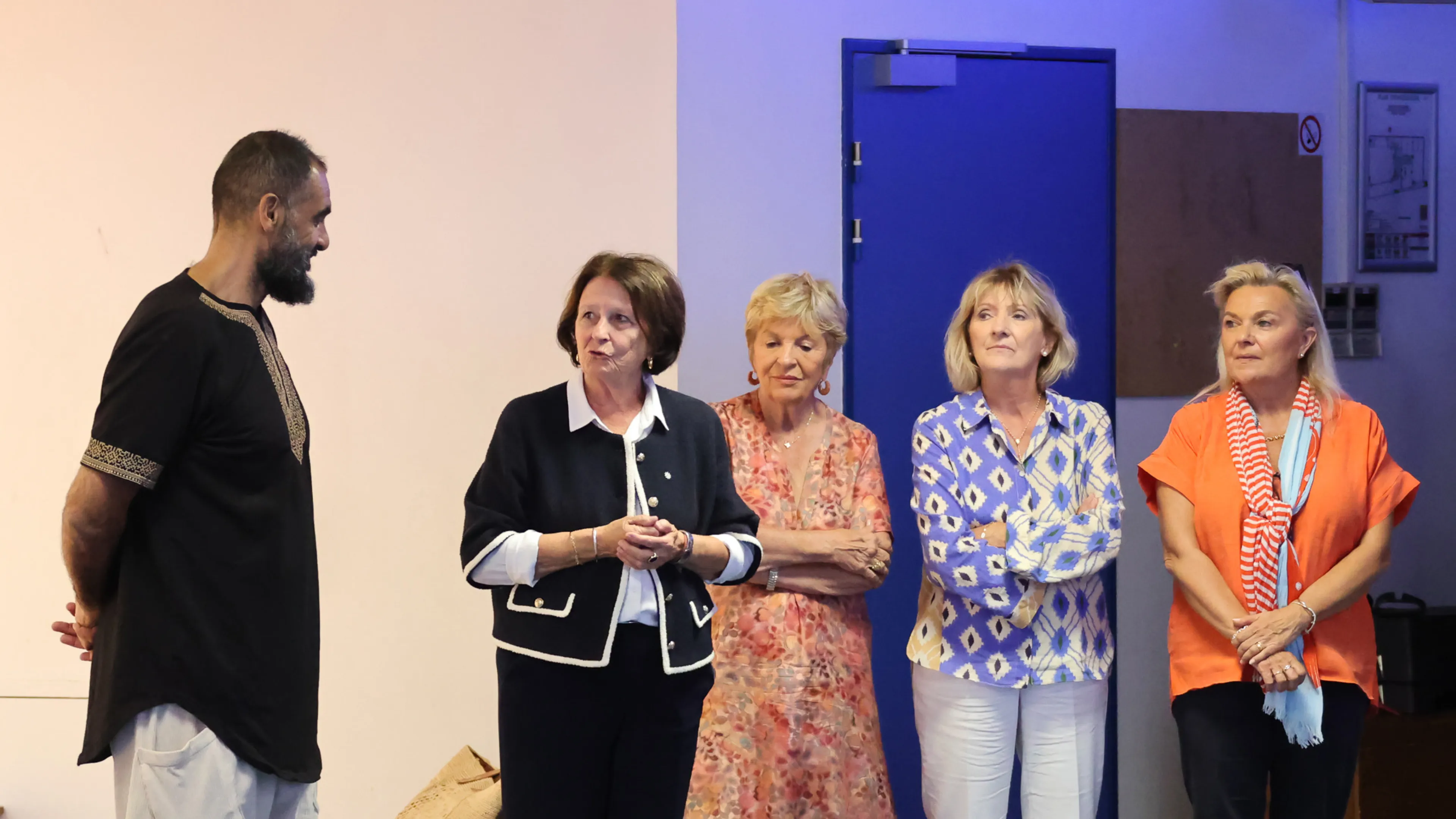 La photo montre Hacem Djemai, président du CIL et Josée Massi, maire de Toulon entourée de ses adjoints et conseillers municipaux Geneviève Levy, Corinne Jouve et Claudine Defianas 