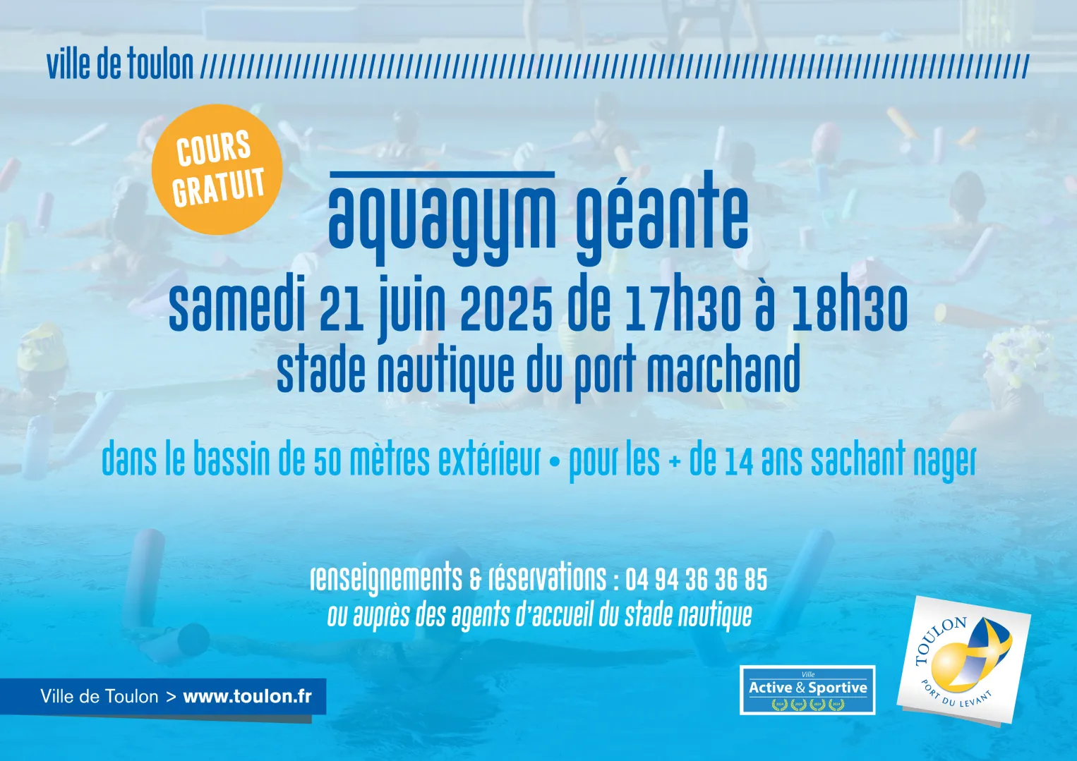 Affiche d'annonce de l'aquagym géante sur fond de photo de piscine