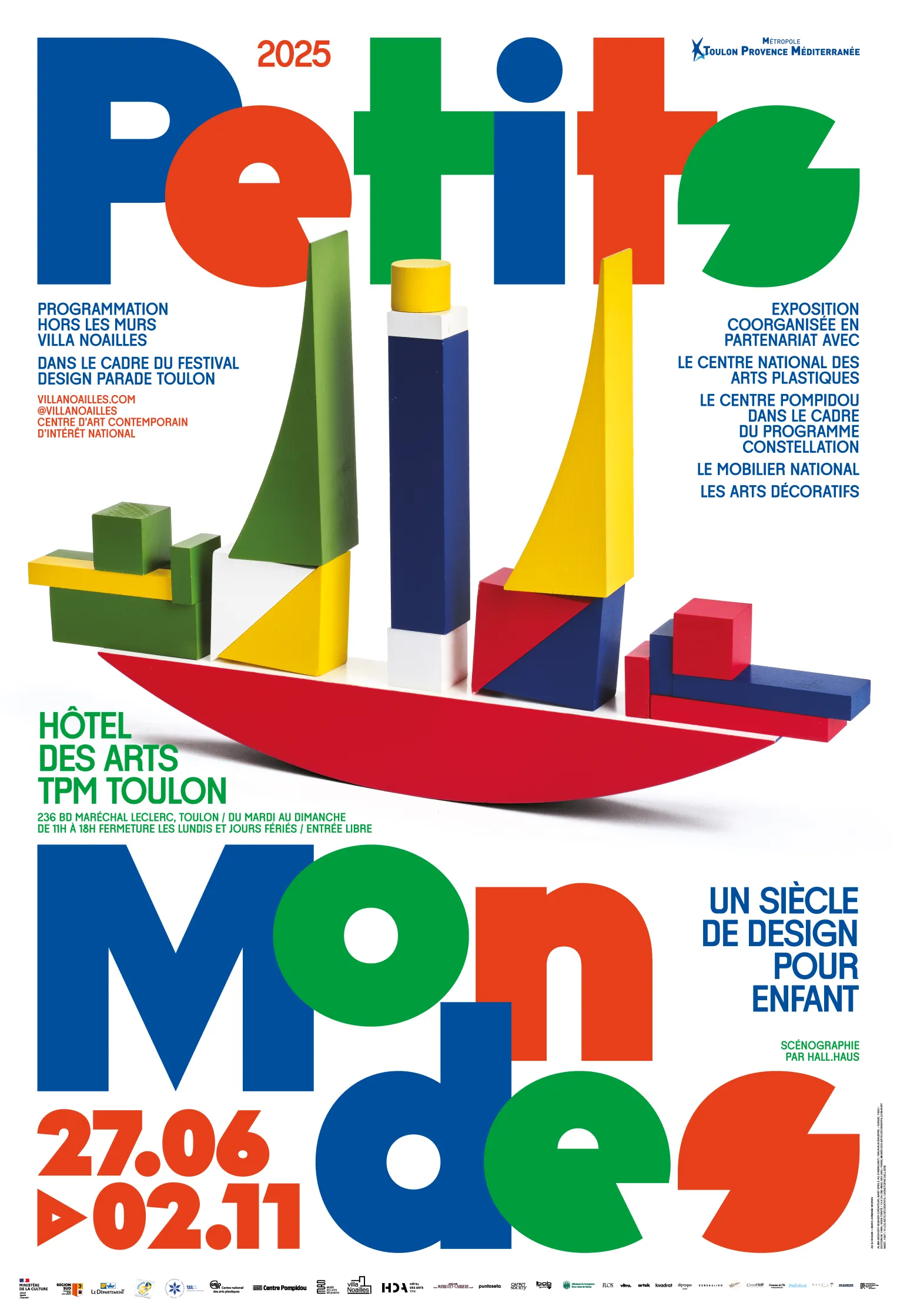 Affiche de l'exposition "Petits mondes" à l'Hôtel des Arts montrant un bateau en bois constitué de morceaux