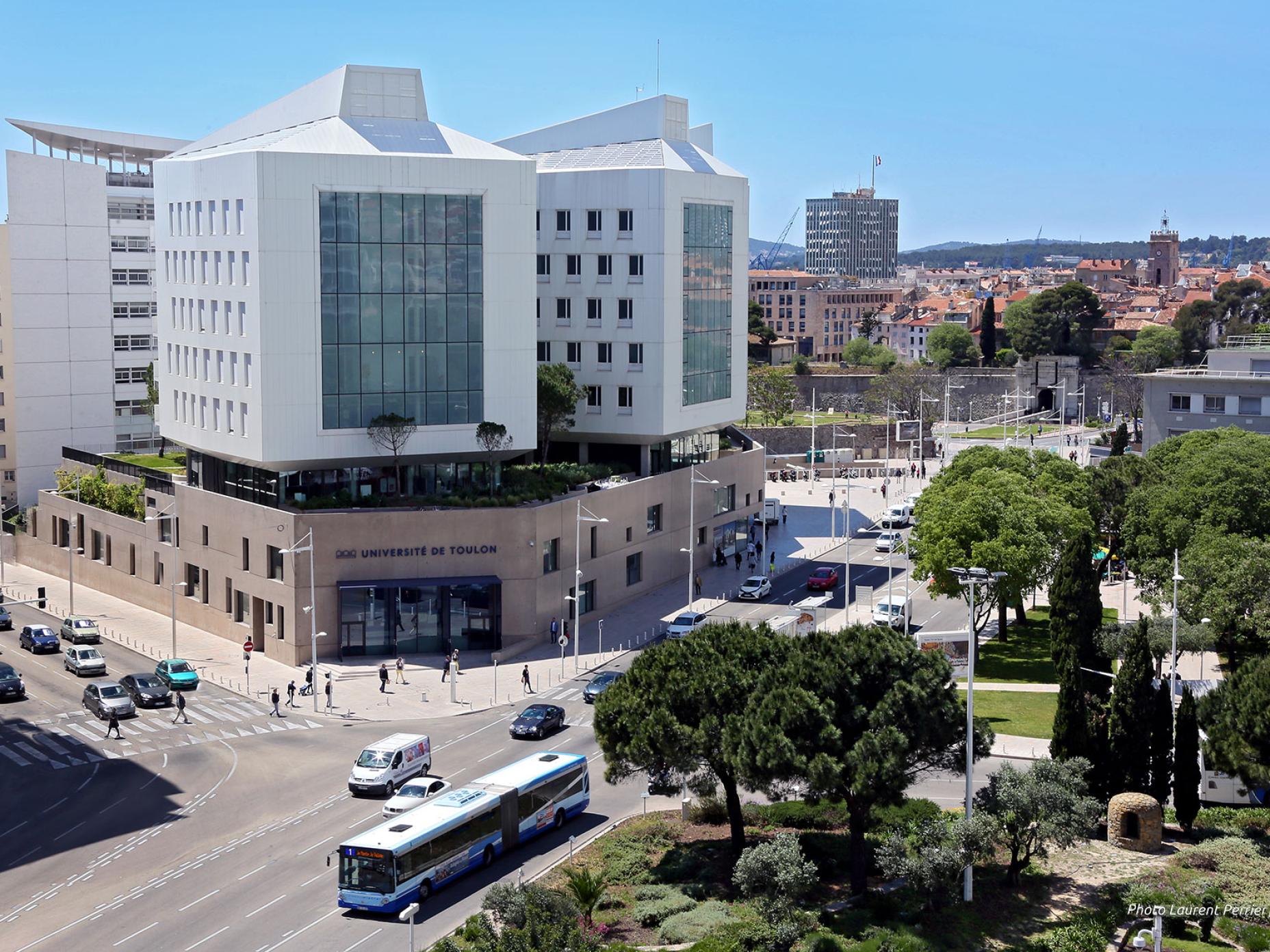Pôle Universitaire (AP)