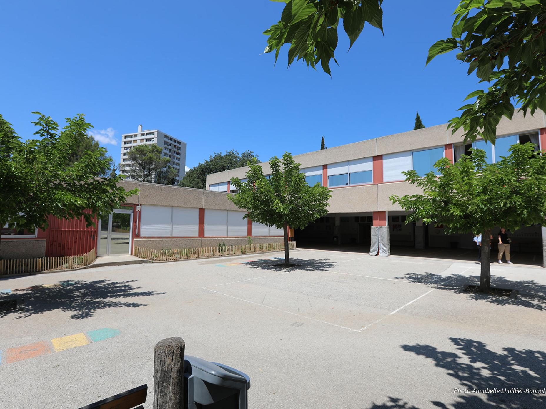 Végétalisation de l'école de Longepierre (AV)