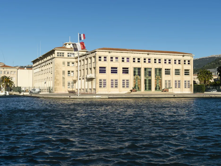 Vue de la préfecture maritime